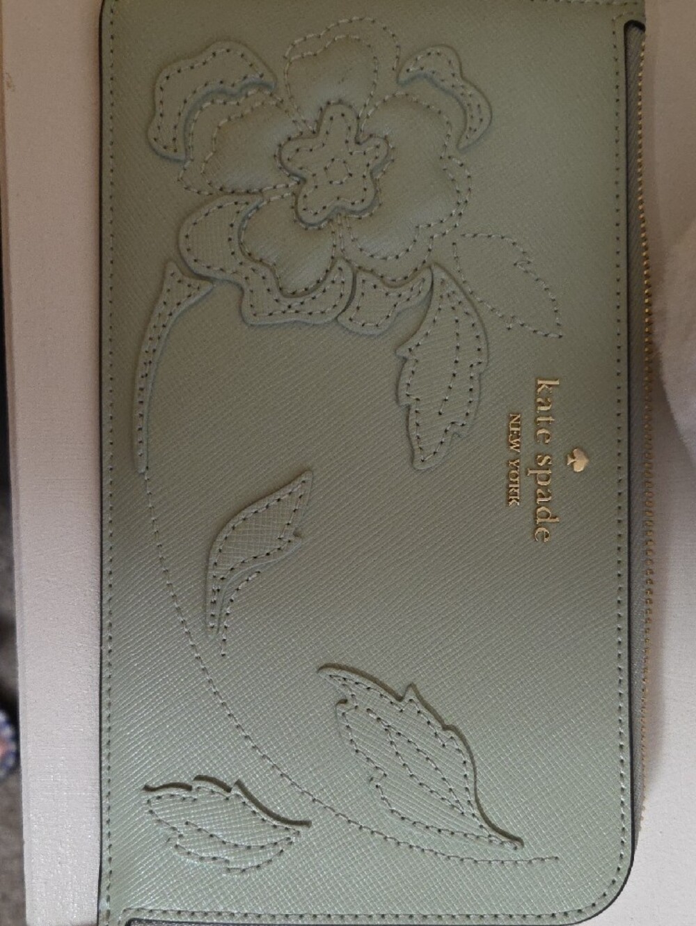 NWT kate spade Mint Green Floral Embossed Leather Wristlet - Picture 2 of 7